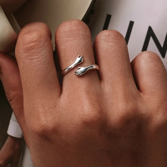 NEW 925 STERLING SILVER LOVE HUG ADJUSTABLE RING, CUTE RING, SHINY RING. - Picture 2 of 6